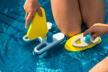 Load image into Gallery viewer, Quut Puzzle Friends - Fun in the Water