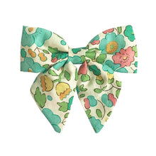 Load image into Gallery viewer, Medium Bow with Tails - Pigtails Set