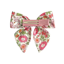 Load image into Gallery viewer, Medium Bow with Tails - Pigtails Set