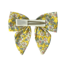 Load image into Gallery viewer, Medium Bow with Tails - Pigtails Set