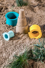 Load image into Gallery viewer, Quut Alto - Sandcastle builder. Beach and Sand Toy.
