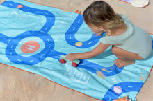 Load image into Gallery viewer, Quut Play Towels-Size M, Interactive Design, Game &amp; Pattern
