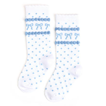 Load image into Gallery viewer, Blue Bow Scalloped Knee Socks
