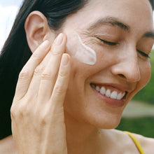 Load image into Gallery viewer, Mountain Glow Serum
