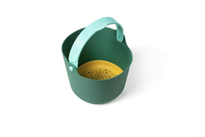 Quut Bucki - Bucket & Sand Sifter. Beach Sand and Pool Toy.