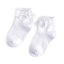 Load image into Gallery viewer, Lace Bobby Socks - White
