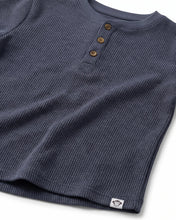 Load image into Gallery viewer, Craftsman Thermal Henley - Washed Indigo
