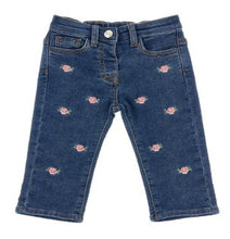 Load image into Gallery viewer, Blue jeans with rose embroidery 
