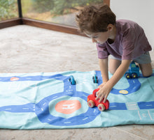 Load image into Gallery viewer, Quut Play Towels-Size M, Interactive Design, Game &amp; Pattern
