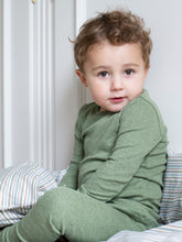 Load image into Gallery viewer, Serendipity Organics Solid Leggings
